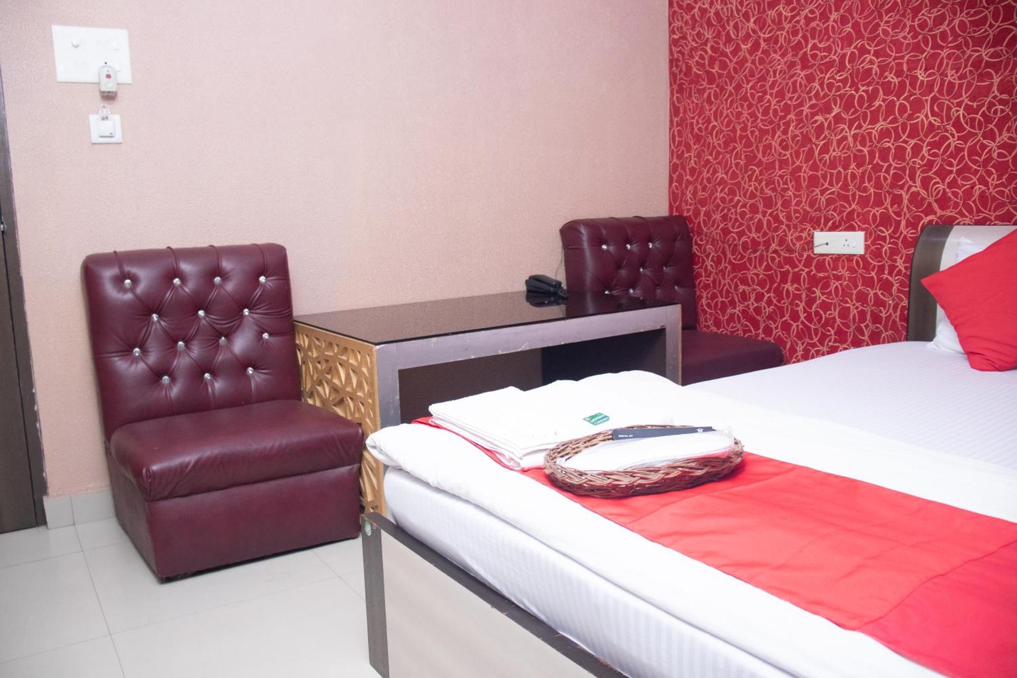 Babul Hotel Калькутта Экстерьер фото