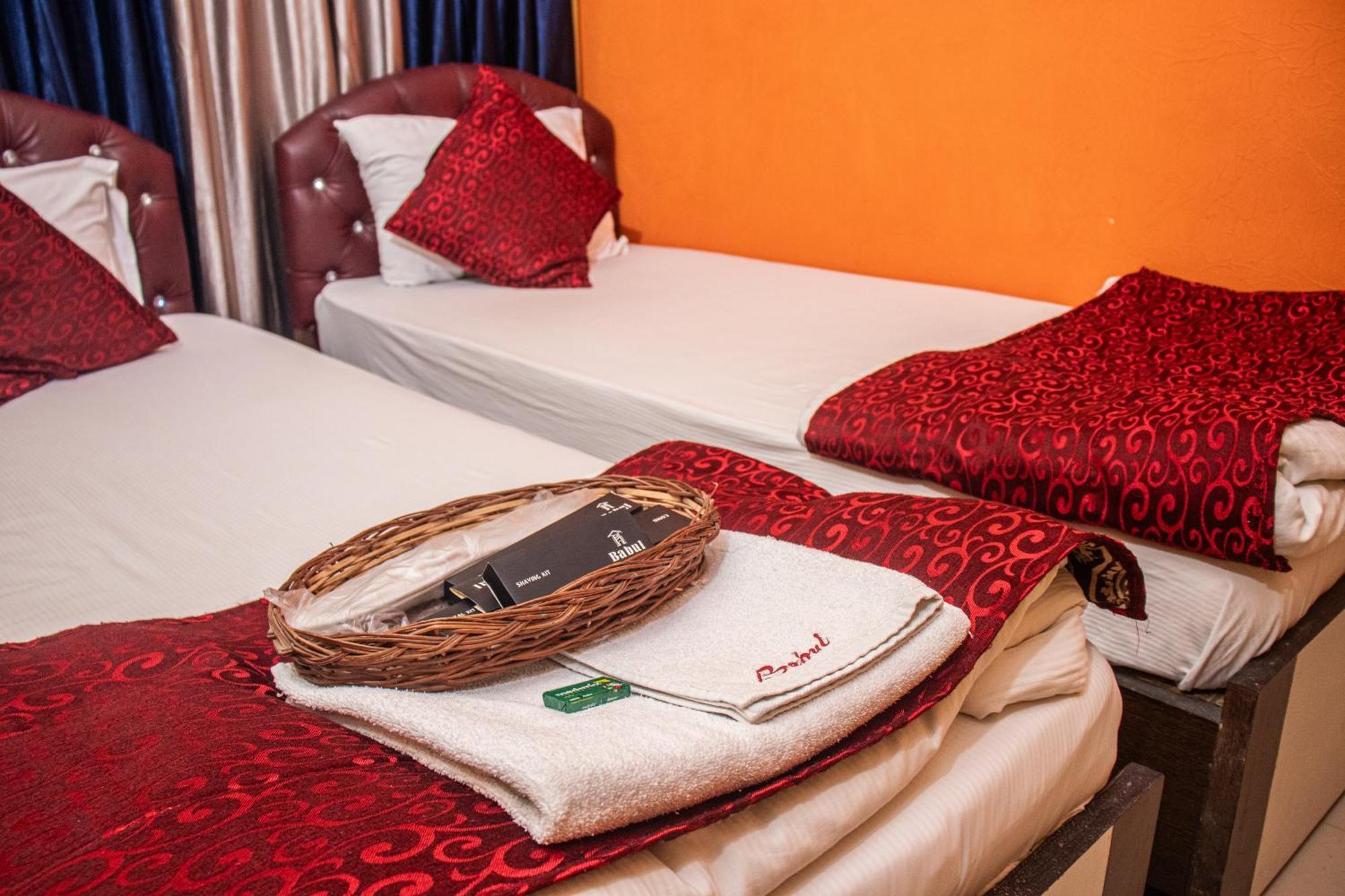 Babul Hotel Калькутта Экстерьер фото