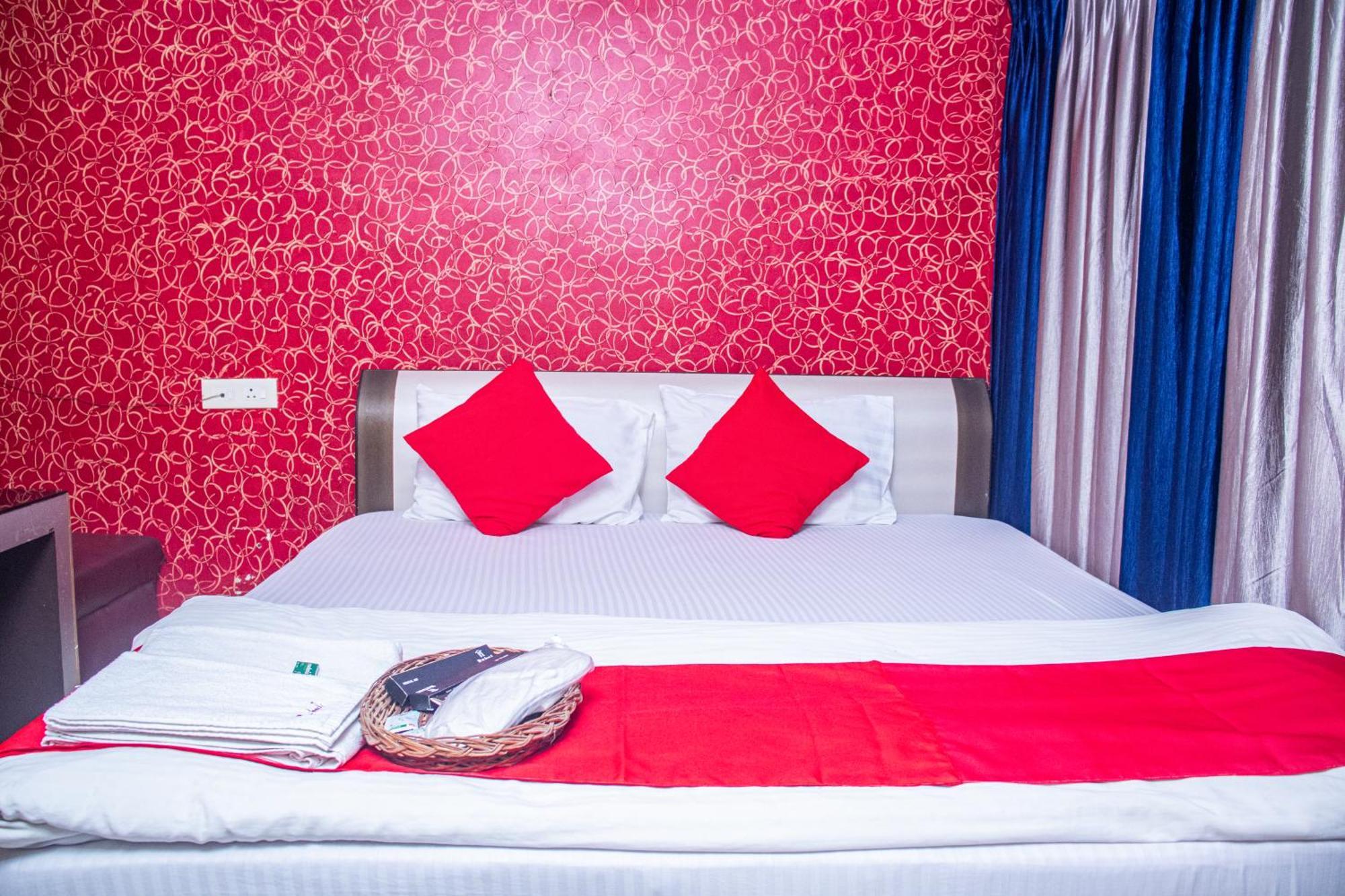 Babul Hotel Калькутта Экстерьер фото