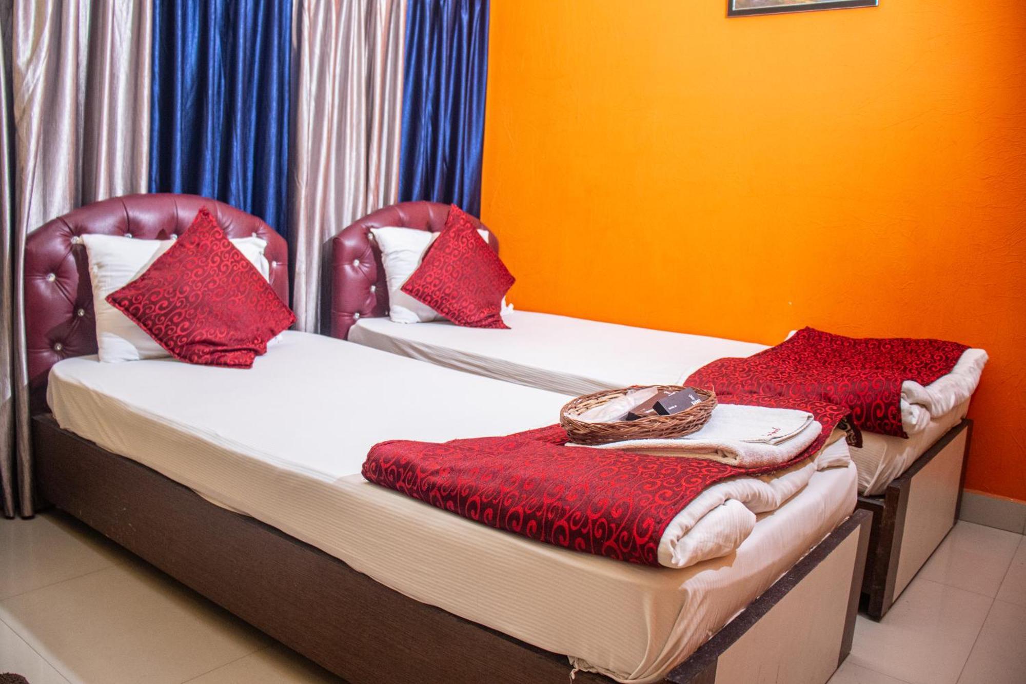 Babul Hotel Калькутта Экстерьер фото